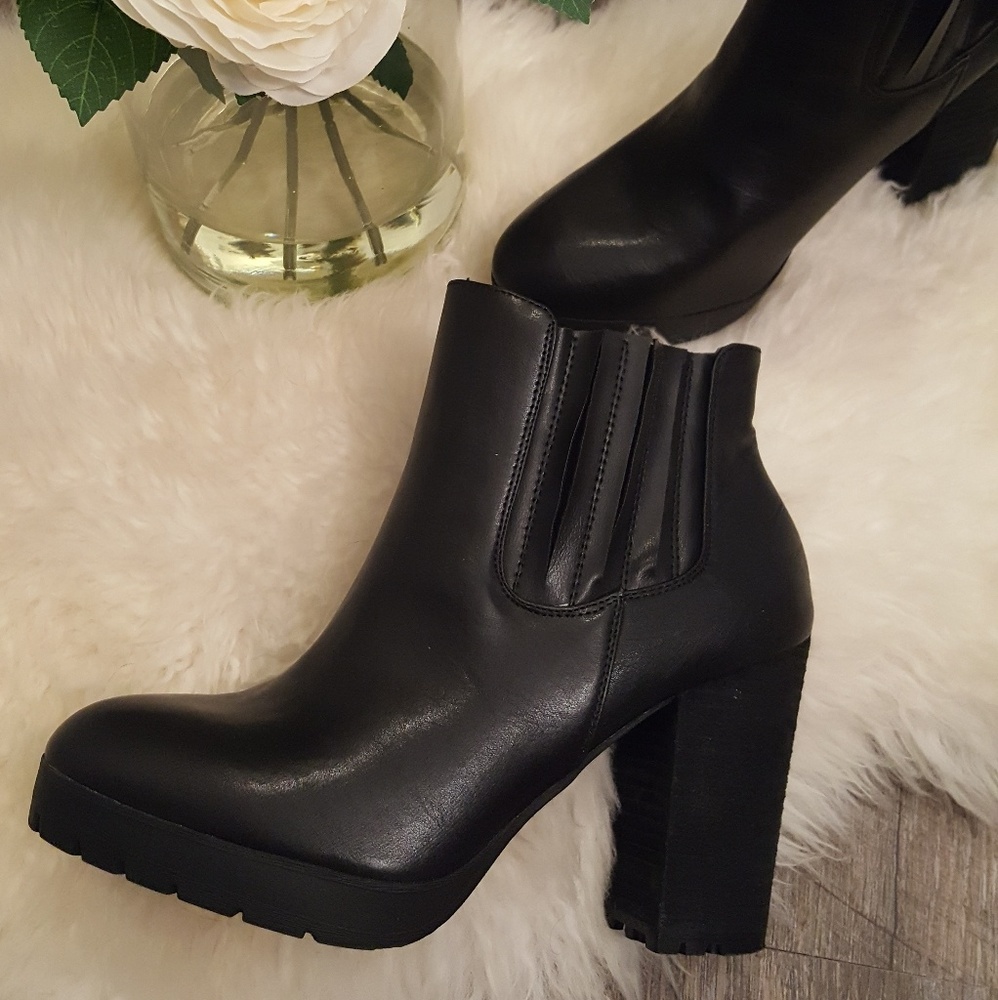 Madden Girl Black Mazziee Booties Size 8